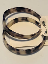 Load image into Gallery viewer, 50mm Tortoise Hoops
