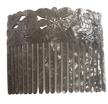 Load image into Gallery viewer, Honu Etched Hair Comb
