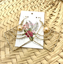 Load image into Gallery viewer, Taimane with Champagne Pearl
