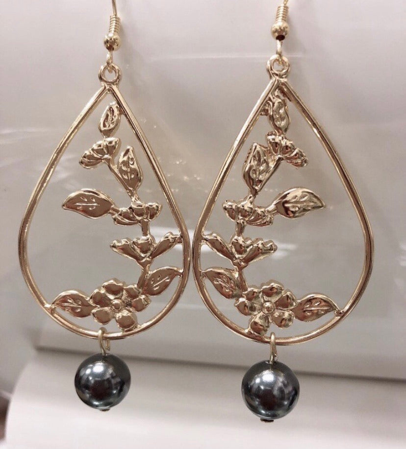 Tropical Flower Teardrop